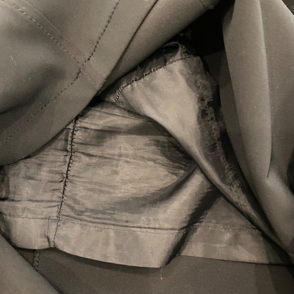 Gorgeous classic black skirt - Picture 5 of 8